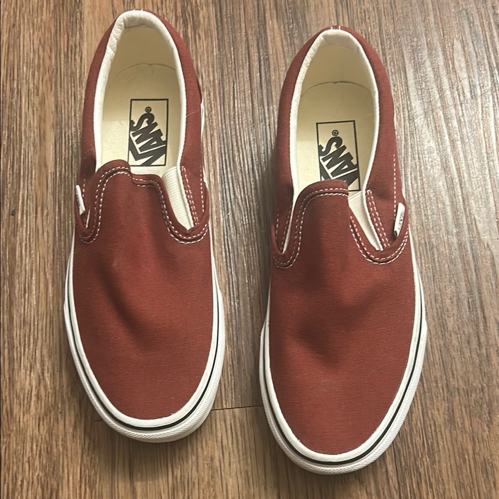 Vans Classic Slip-On Sneakers